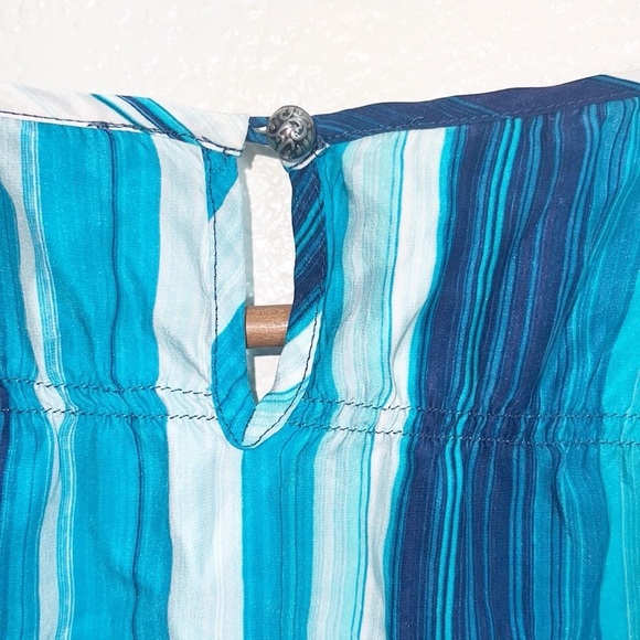 Lucky Brand Blue Striped Cap Sleeve Women’s Blouse With Button Closure & Keyhole - Picture 9 of 9